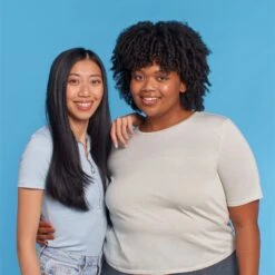 Glossy Shine Spray With Heat Protection -VIRTUE Shop 6 FinalPDP Model GlossyCollection Evergreen Duo 04