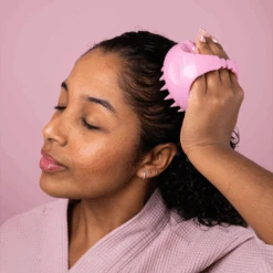 Heaven Scalp Brush - Brosse Massante Cuir Chevelu 7 Heaven Scalp Brush - Brosse Massante Cuir Chevelu -VIRTUE Shop Heaven Scalp Brush Les Secrets De Loly utilisation