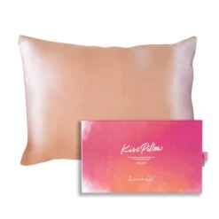 Kiss Pillow Rose Gold - Taie D'oreiller Double Face Anti-frisottis Et Déshydratation 15 Kiss Pillow Rose Gold - Taie D'oreiller Double Face Anti-frisottis Et Déshydratation -VIRTUE Shop Les secrets de loly kiss polliw taie rectangle rose boite